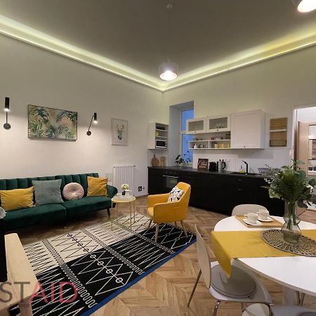 M10 Apartment - Hostaid Budapest Exteriör bild