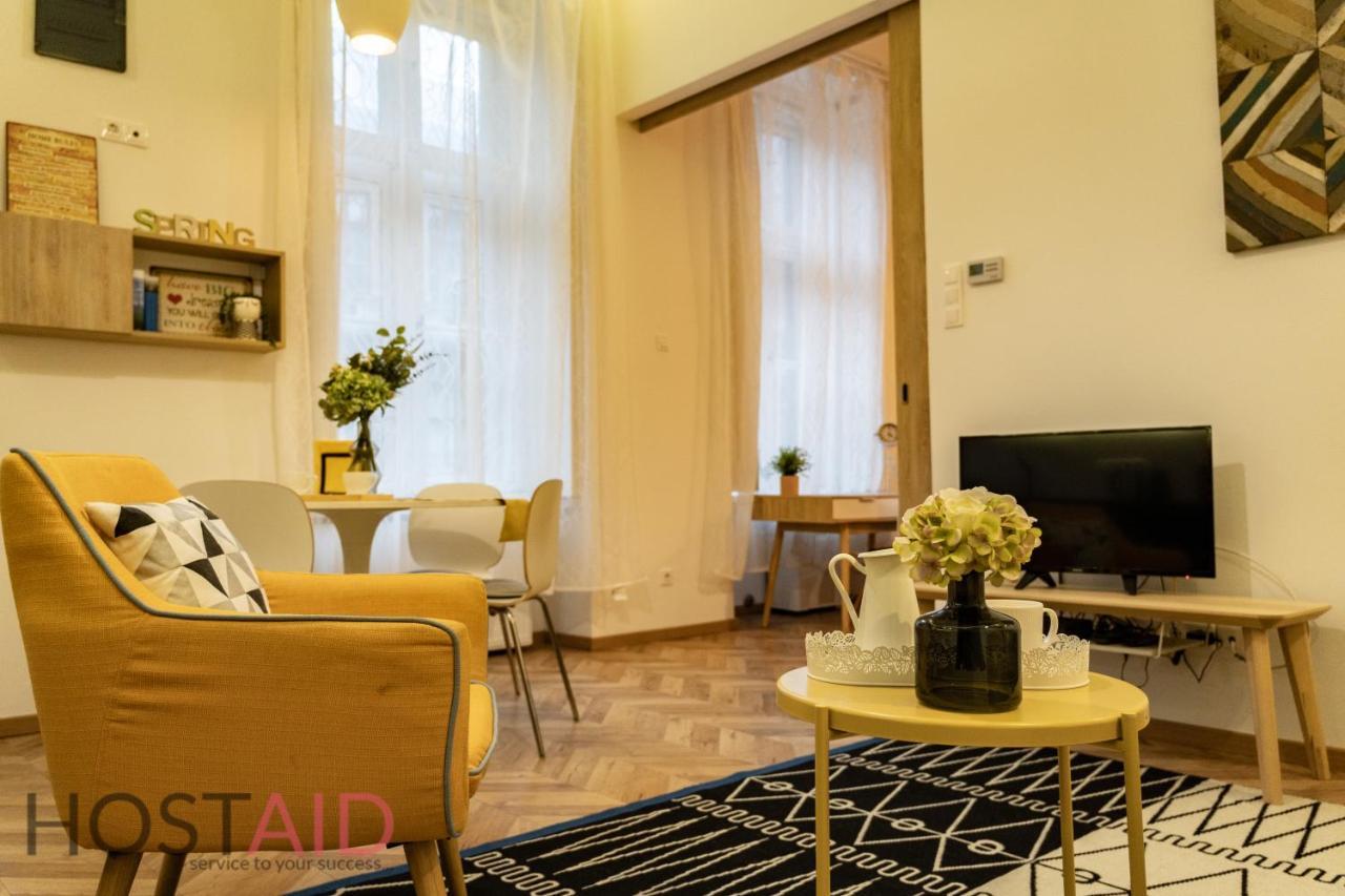 M10 Apartment - Hostaid Budapest Exteriör bild